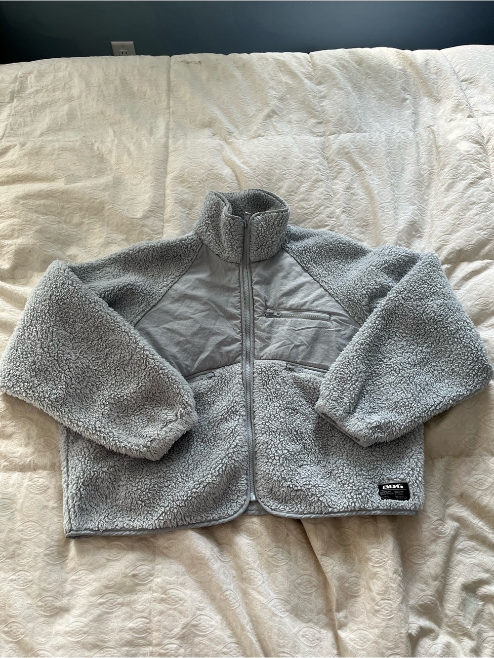 BDG Urban Outfitters Light Gray Sherpa Puffer Jacket size medium